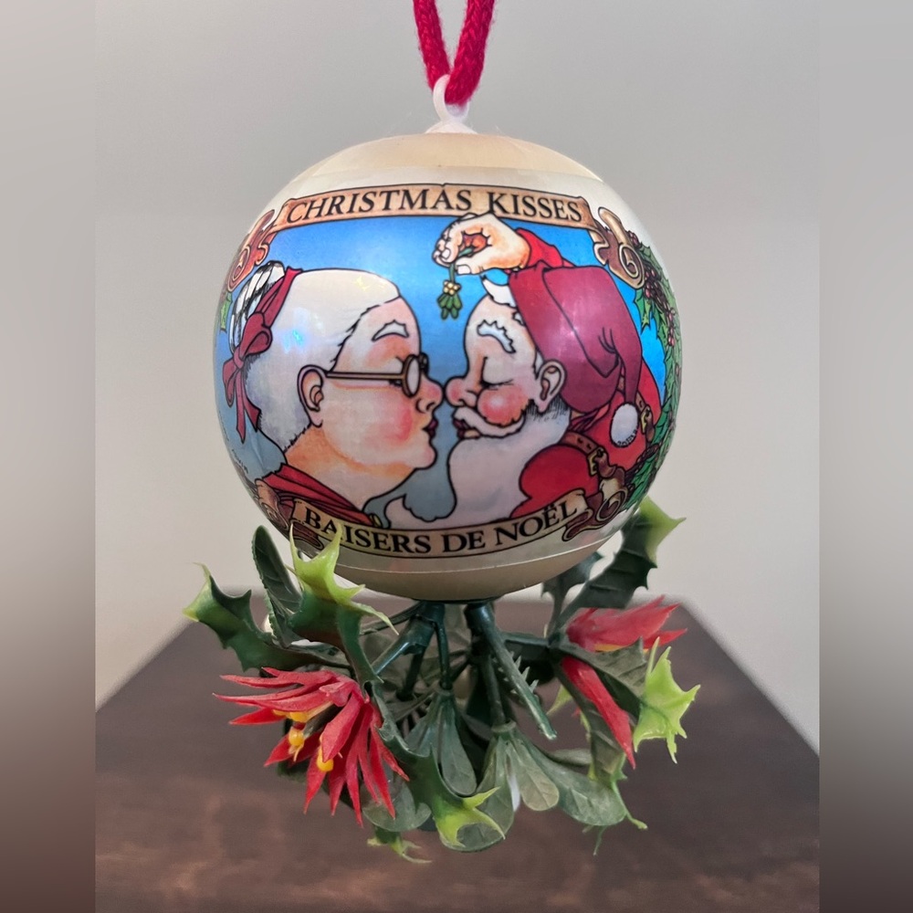 Vintage Christmas Kisses Mistletoe Ornament Alderbrook Made in Canada